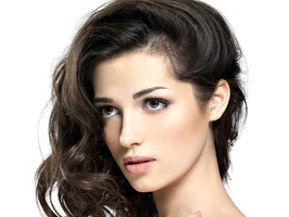 Beautiful_brunette_woman_with_style_hairstyle_xs.jpg
